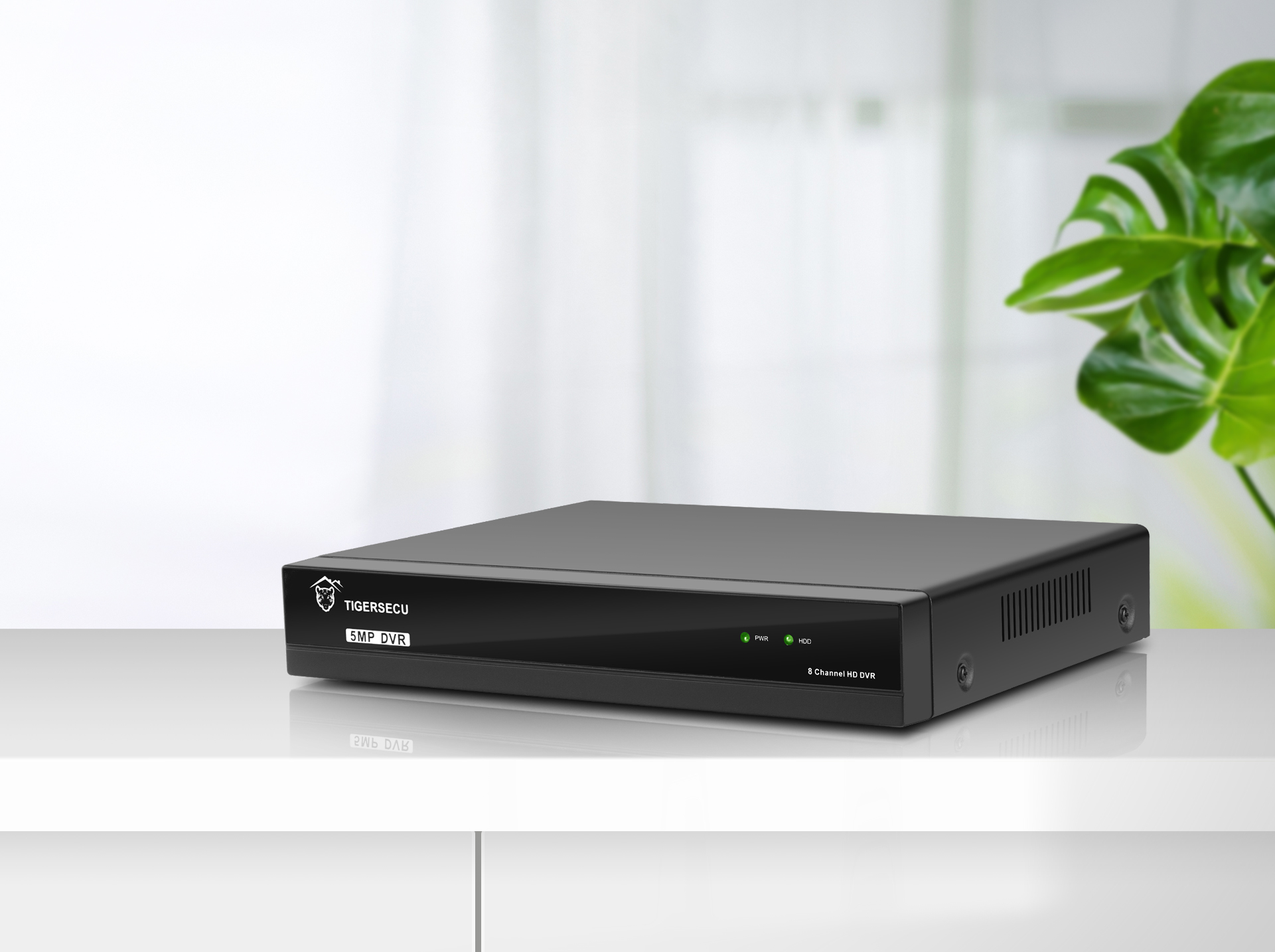 TIGERSECU Ultra HD 5MP 8Channel Hybrid NVR and DVR Recorder with 2TB